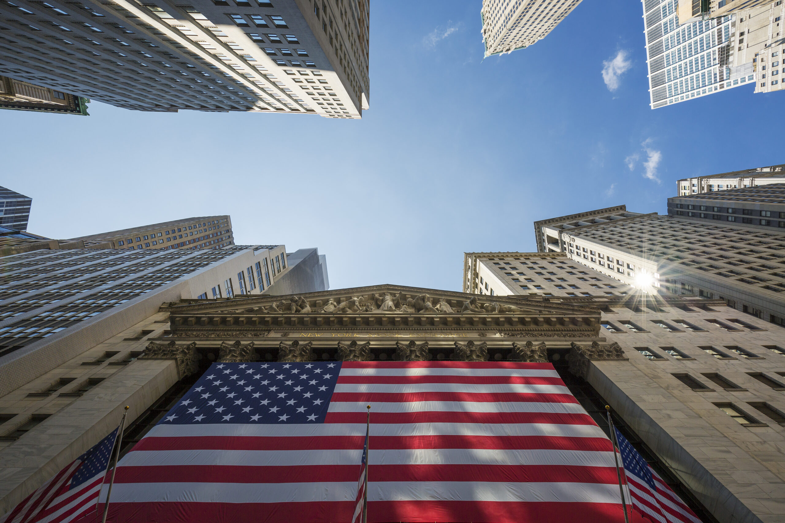What the Fed’s 2025 Rate Freeze Means for Small Business Borrowers — and What’s Changing Under New Rules